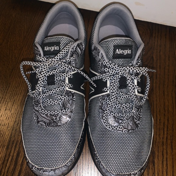 TRAQ by Alegria 8.5 sneakers - Picture 1 of 5